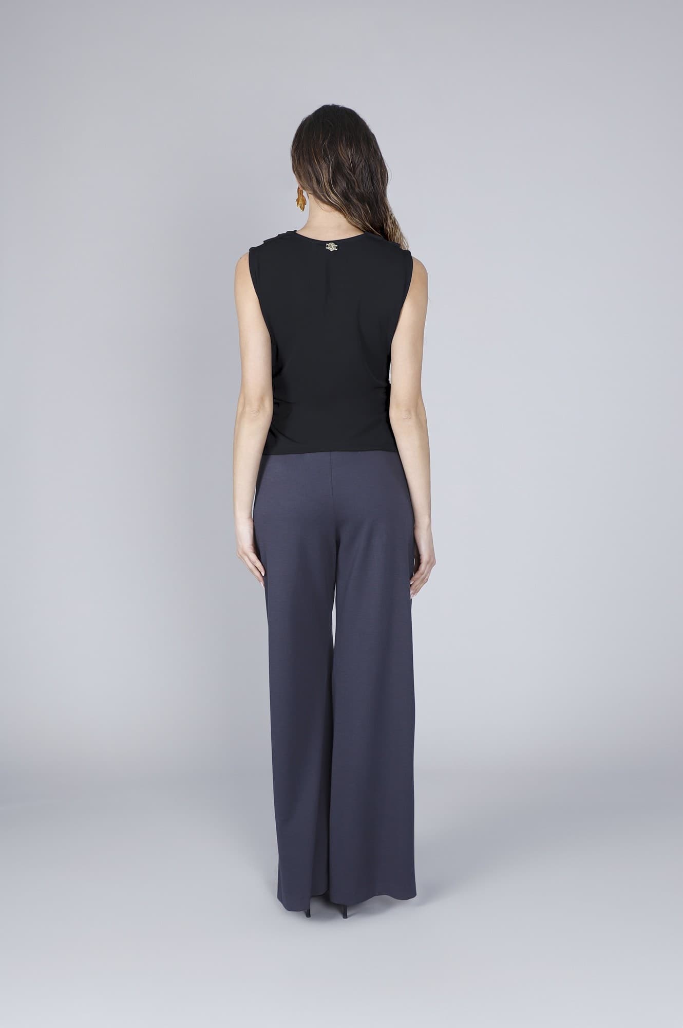 BLUSA SMANICATA CON SCOLLATURA A GOCCIA in Canotte e top 3A Moda Mare Sport - Bellaria Igea Marina, commercioVirtuoso.it