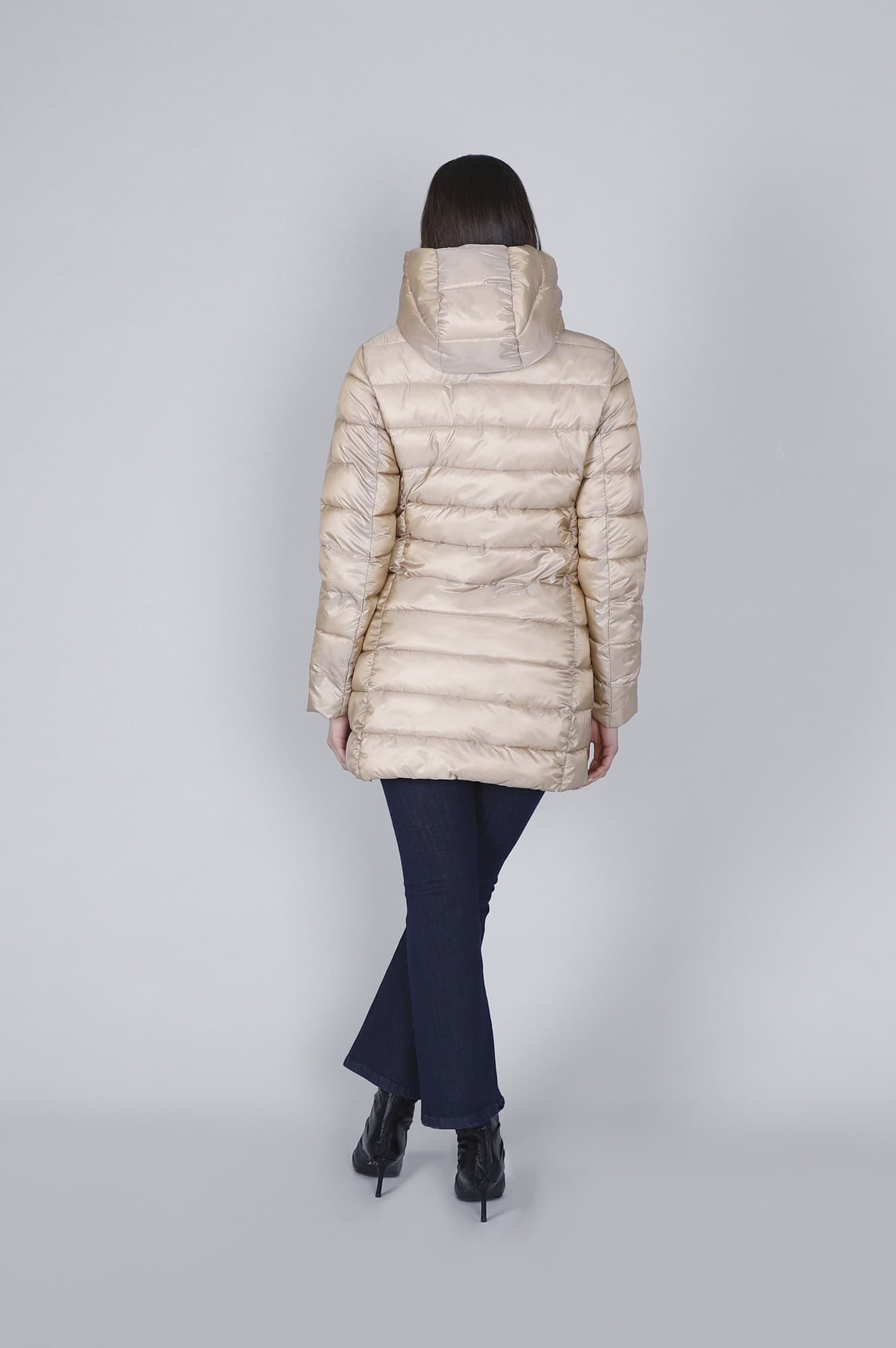 PIUMINO CON CAPPUCCIO TESSUTO CANGIANTE in Giacche 3A Moda Mare Sport - Bellaria Igea Marina, commercioVirtuoso.it