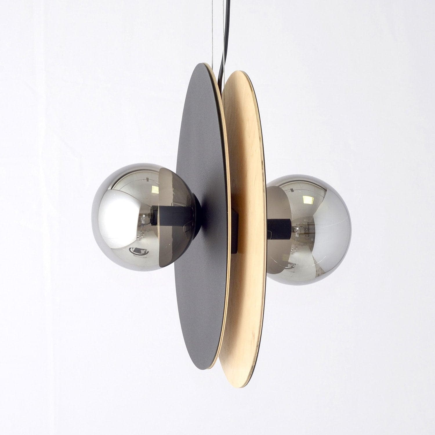 Sospensione Minimal Nordica Soho 2 Luci In Acciaio Nero E Legno Vetro Fumè in Lampade a sospensione LuceArt - Montecorvino Pugliano, commercioVirtuoso.it