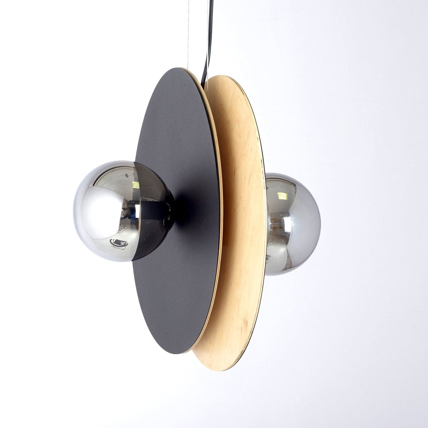 Sospensione Minimal Nordica Soho 2 Luci In Acciaio Nero E Legno Vetro Fumè in Lampade a sospensione LuceArt - Montecorvino Pugliano, commercioVirtuoso.it