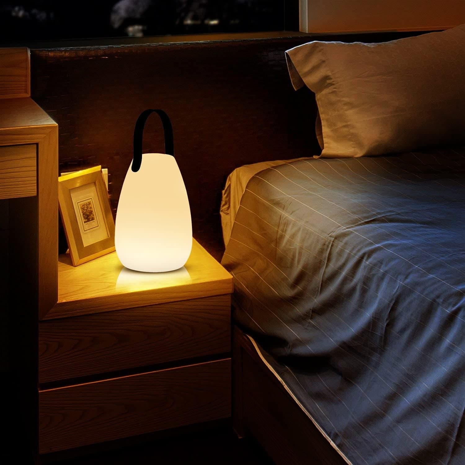 Lampada LED Multicolore Ricaricabile da Tavolo con Maniglia e Telecomando in Lampade da tavolo e abat-jour Scontolo.net - Potenza, commercioVirtuoso.it