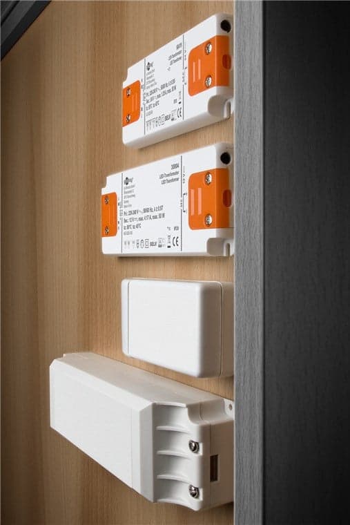 Trasformatore per Illuminazione LED da 12 V (DC)/30 W in Trasformatori Scontolo.net - Potenza, commercioVirtuoso.it