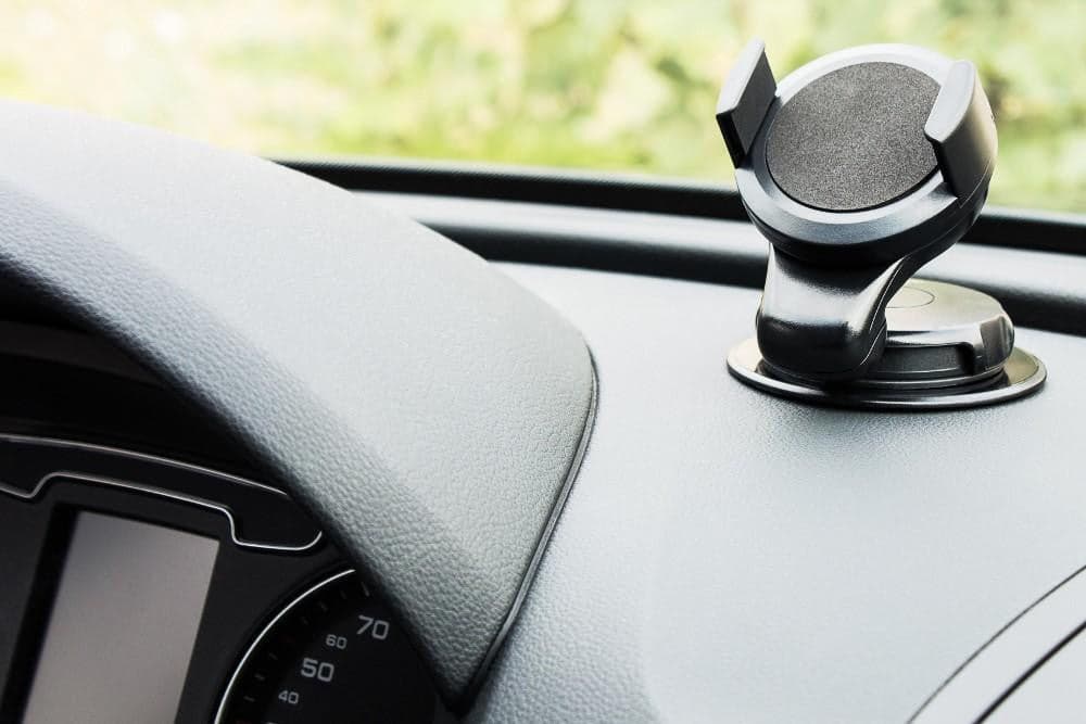 Supporto da Auto per Smartphone / Tablet con Ventosa Nero in Alloggiamenti Scontolo.net - Potenza, commercioVirtuoso.it