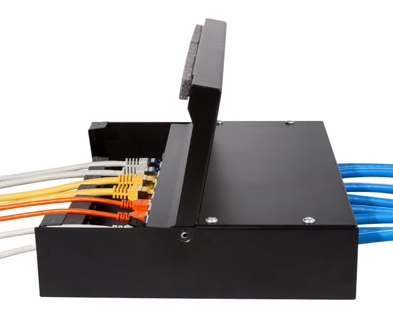 Pannello di Distribuzione 8 o 12 Porte Keystone in Cavi Ethernet Scontolo.net - Potenza, commercioVirtuoso.it