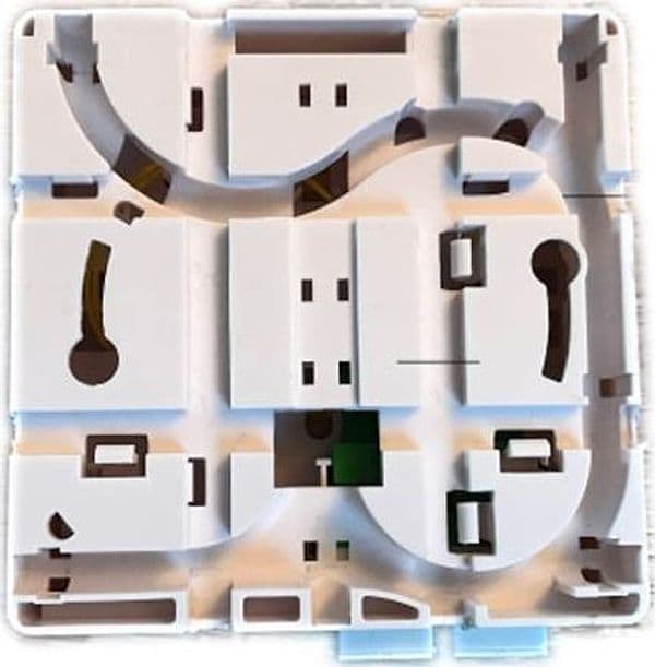 Scatola FTTH Indoor IP20 4 x SC o LC Duplex 80x80 con Passacavo Versione a Crimpare in Adattatori USB wireless Scontolo.net - Potenza, commercioVirtuoso.it