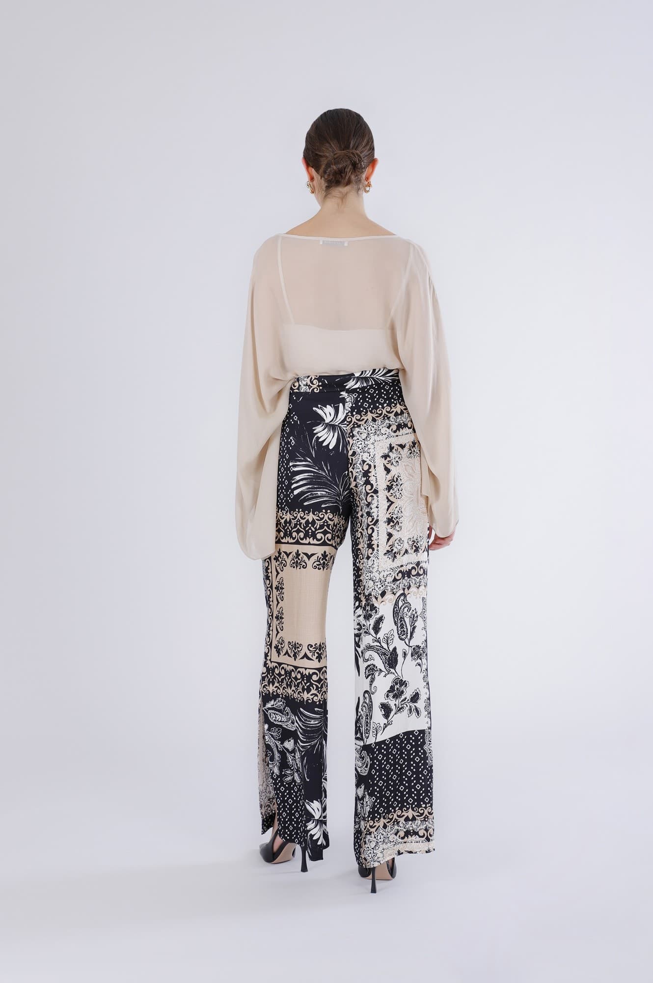 PANTALONE PALAZZO IN SATIN STAMPATO in Pantaloni 3A Moda Mare Sport - Bellaria Igea Marina, commercioVirtuoso.it