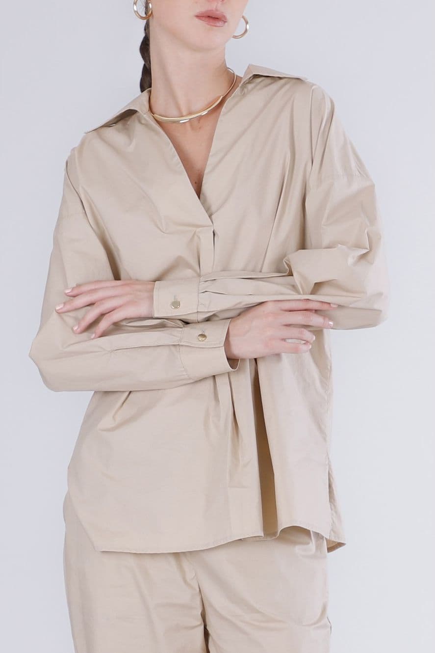 CAMICIA OVER CON PIEGA DAVANTI in Bluse e camicie 3A Moda Mare Sport - Bellaria Igea Marina, commercioVirtuoso.it