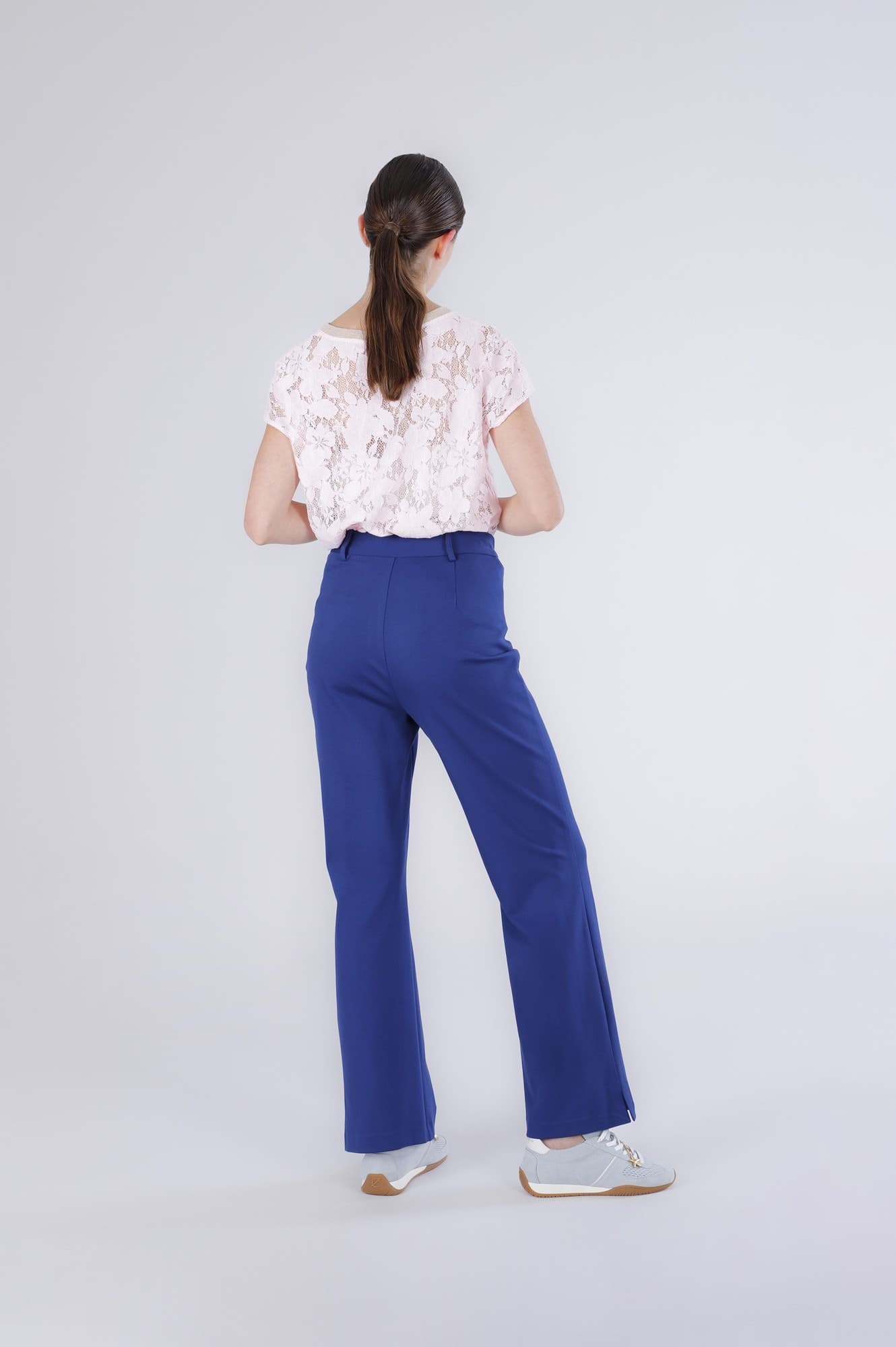PANTALONE A ZAMPA TESSUTO ELASTICIZZATO in Pantaloni 3A Moda Mare Sport - Bellaria Igea Marina, commercioVirtuoso.it