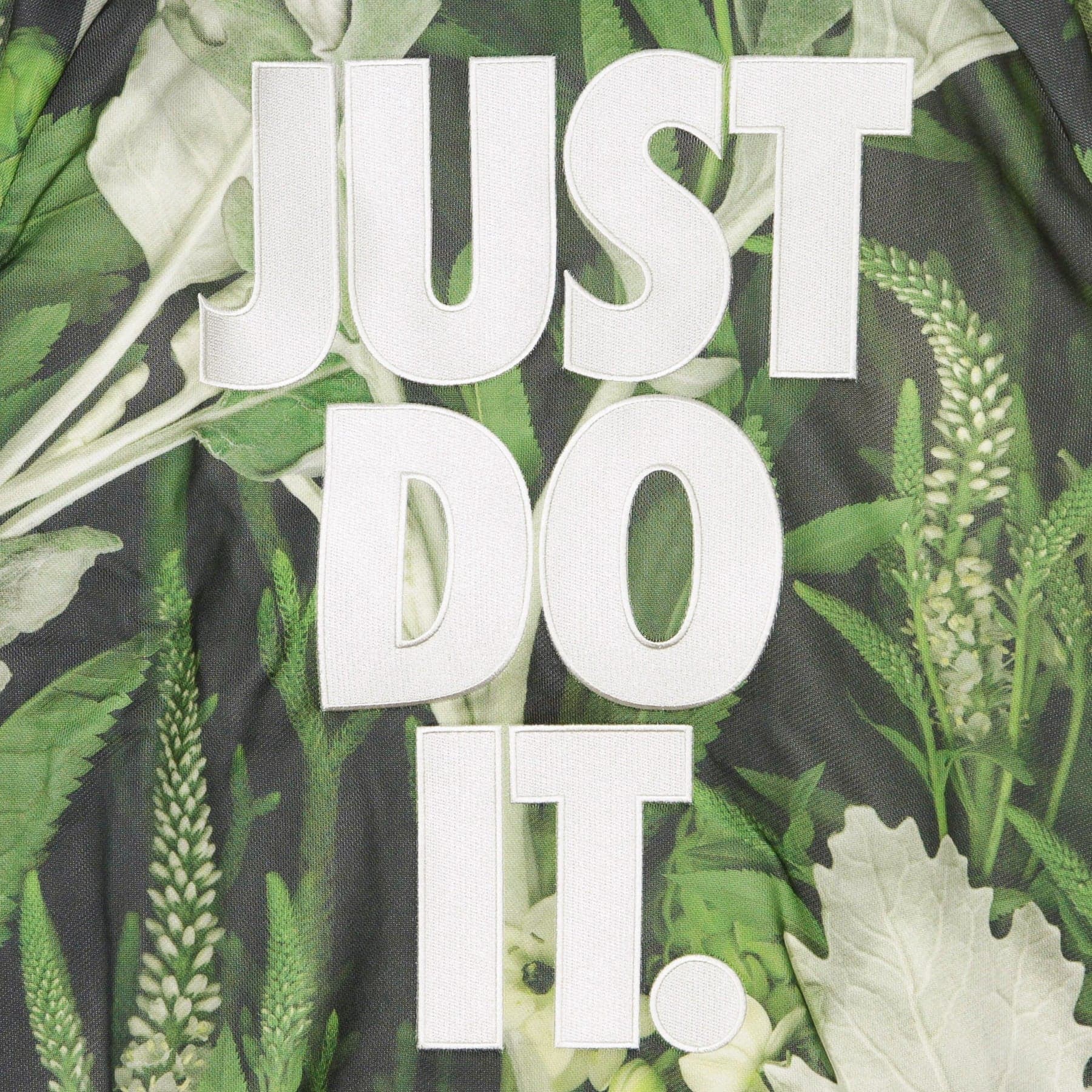 Nike Felpa Leggera Girocollo Uomo Just Do It Crew Floral Spruce Aura da uomo in Felpe con cappuccio Drestige - Casamassima, commercioVirtuoso.it