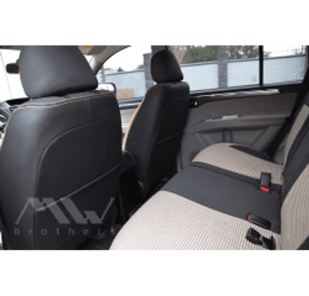 Coprisedili su misura per Mitsubishi Pajero Sport II (2008-2015), Comfort style in Set per interni Autooggetti.it - Roma, commercioVirtuoso.it