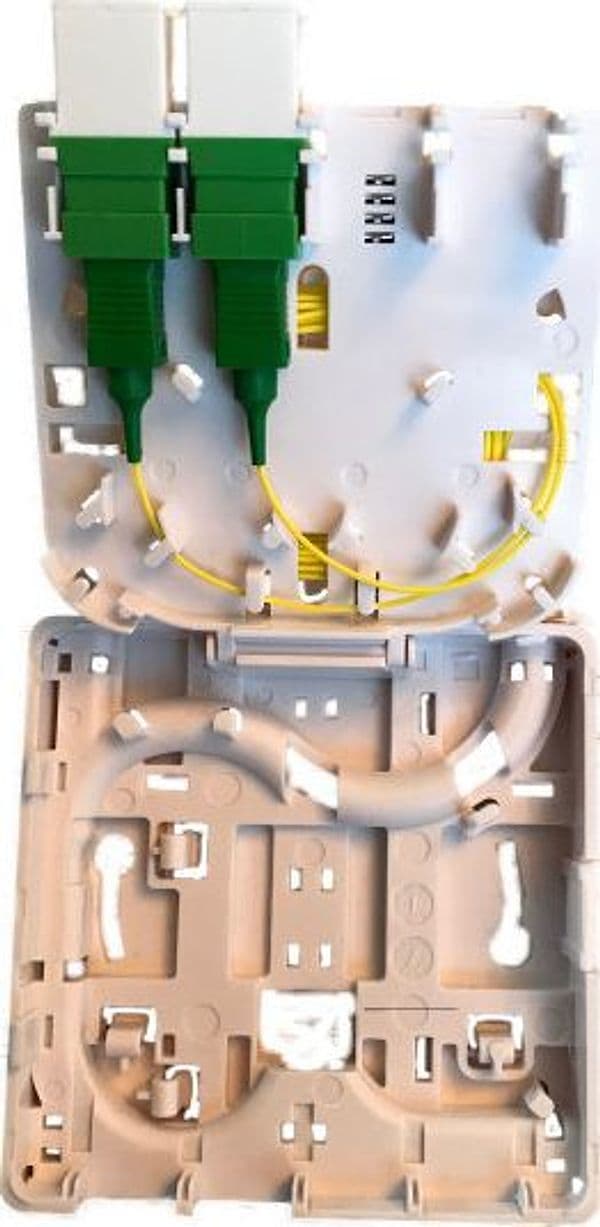 Scatola FTTH Indoor IP20 4 x SC o LC Duplex 80x80 con Passacavo Versione a Crimpare in Adattatori USB wireless Scontolo.net - Potenza, commercioVirtuoso.it