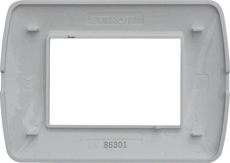 ETTROIT Placca Plastica Serie Space 3P Colore Bianco Satinato Compatibile Con Bticino Living Light in Placche per interruttori Scontolo.net - Potenza, commercioVirtuoso.it