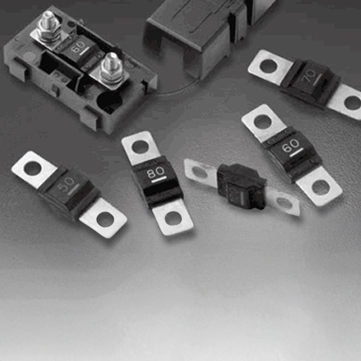Kit 4 Fusibili MIDI 2pz 80A piu 2pz 100A per Auto Camion Moto 1.2cmx4.1cm Foro 30mm in Fusibili mini Scontolo.net - Potenza, commercioVirtuoso.it