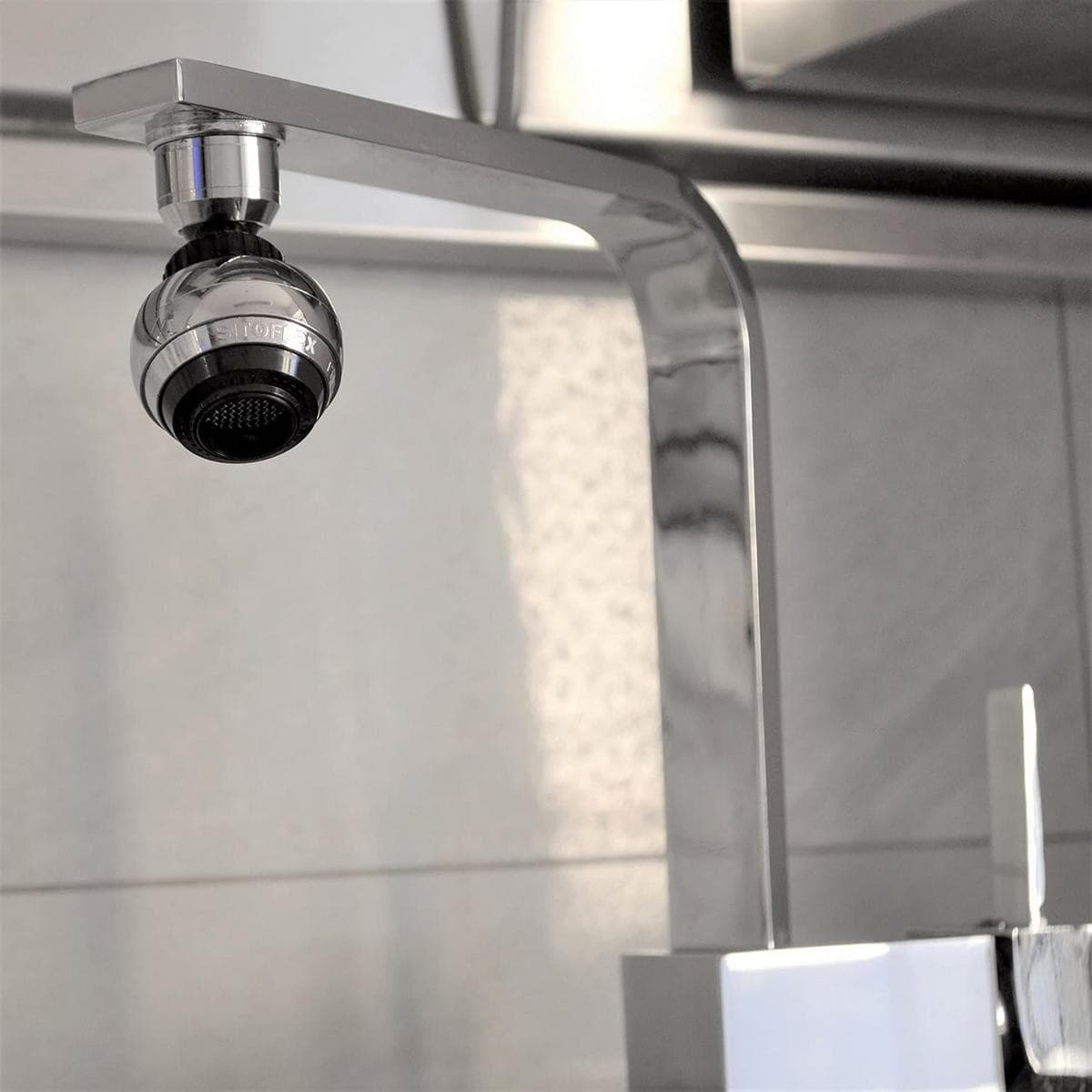 Siroflex Sirius – Rompigetto universale per rubinetti Bianco o Nero in Aeratori Masterbrico - Longobardi, commercioVirtuoso.it