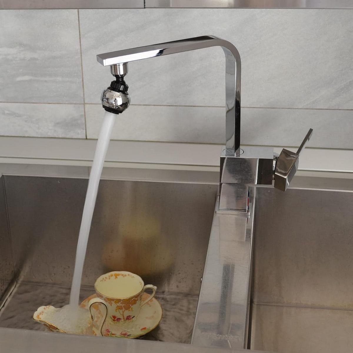 Siroflex Sirius – Rompigetto universale per rubinetti Bianco o Nero in Aeratori Masterbrico - Longobardi, commercioVirtuoso.it