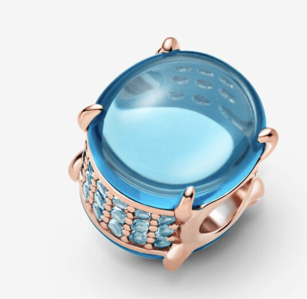 Pandora-Charm con pietra cabochon ovale blu in Assortimento articoli di gioielleria Alba Gioielli - Casoria, commercioVirtuoso.it