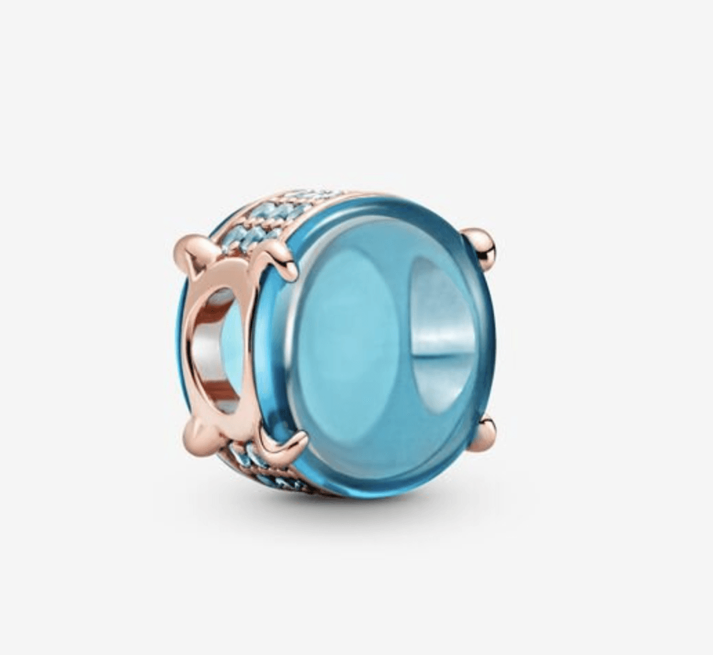 Pandora-Charm con pietra cabochon ovale blu in Assortimento articoli di gioielleria Alba Gioielli - Casoria, commercioVirtuoso.it