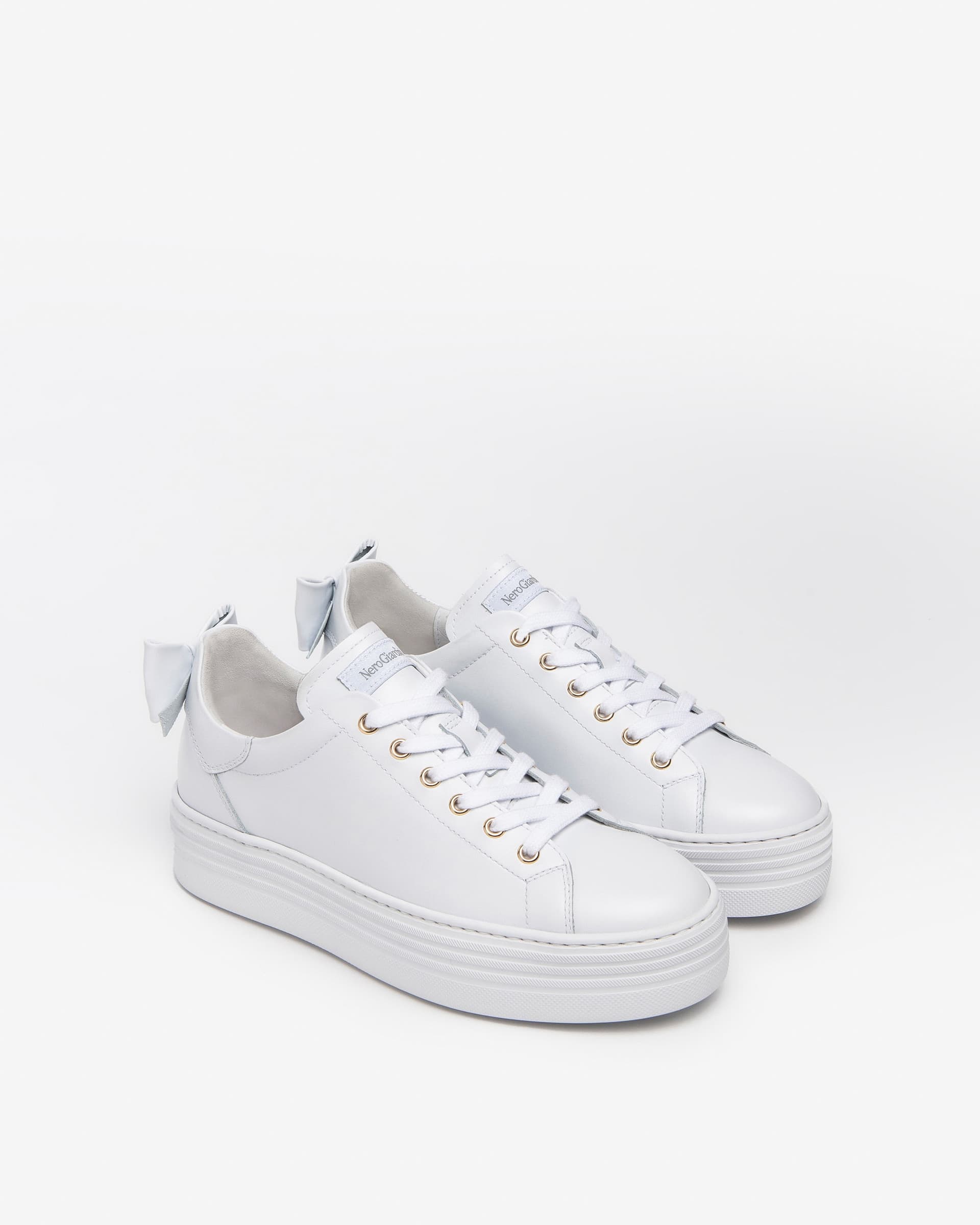 Nero Giardini sneakers bianca con fiocco E306521D707 in prodotto Teresi Calzature - Marsala, commercioVirtuoso.it