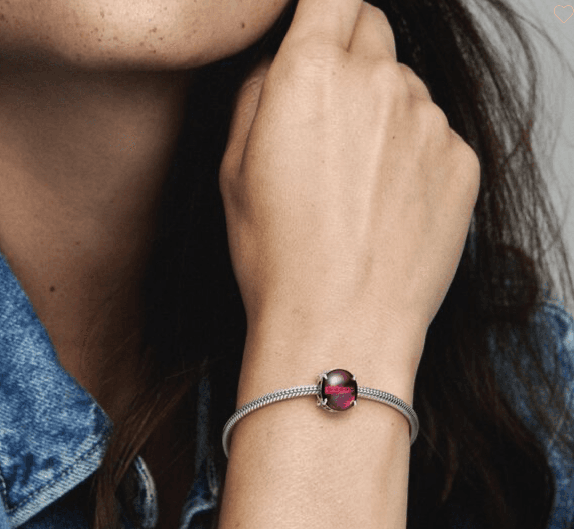 Pandora -Charm con pietra cabochon ovale fucsia in Bead Charm Alba Gioielli - Casoria, commercioVirtuoso.it