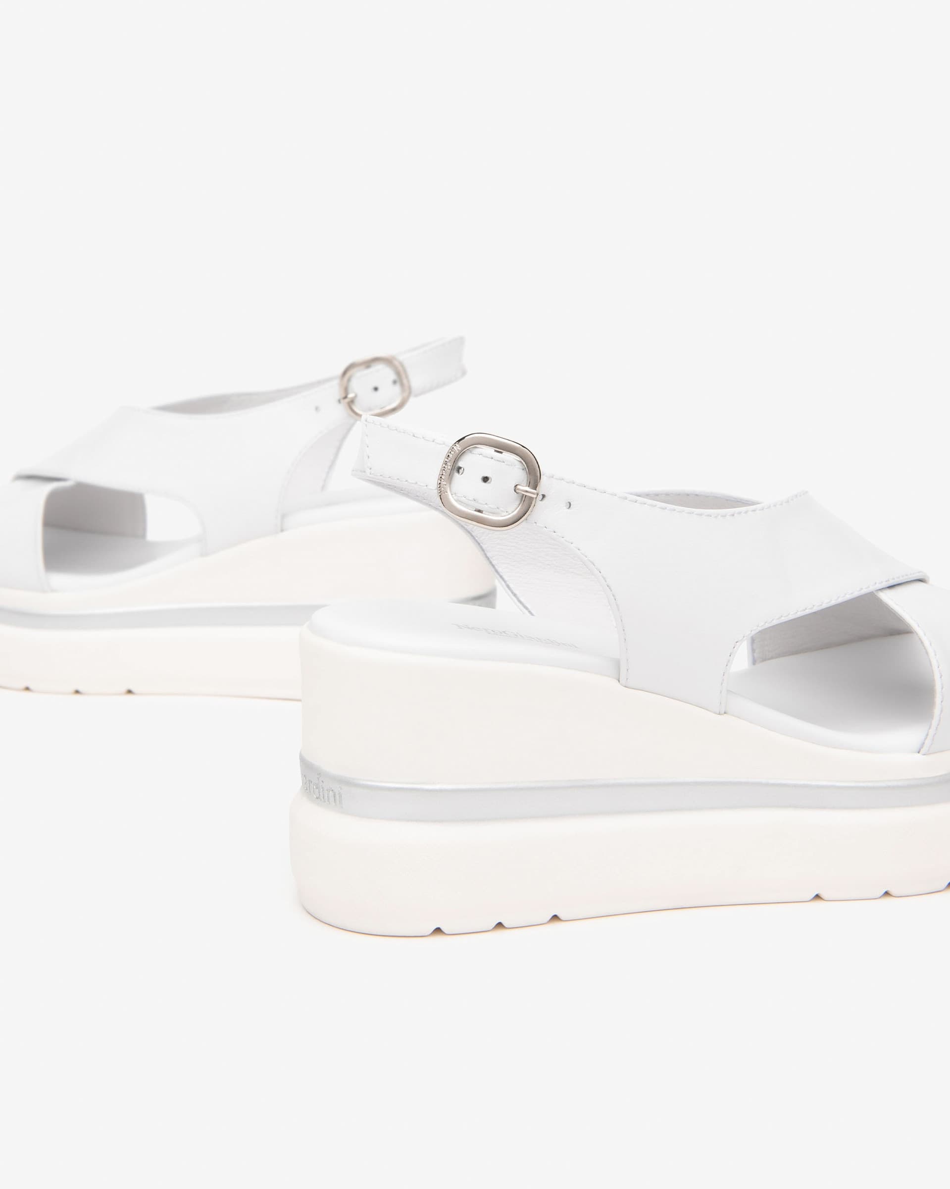 Nero Giardini sandali donna in pelle bianco con zeppa E513515D707 in prodotto Teresi Calzature - Marsala, commercioVirtuoso.it