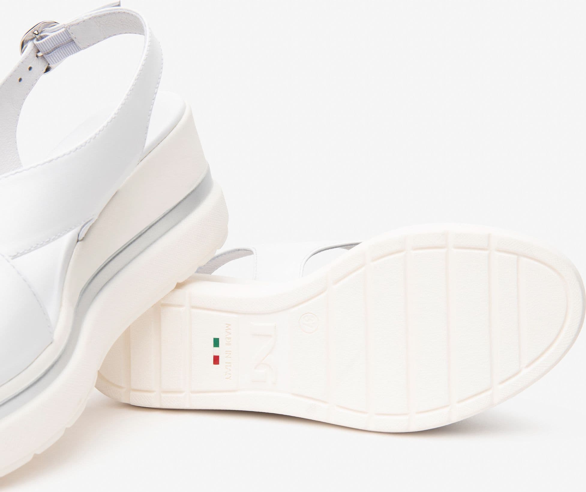 Nero Giardini sandali donna in pelle bianco con zeppa E513515D707 in prodotto Teresi Calzature - Marsala, commercioVirtuoso.it