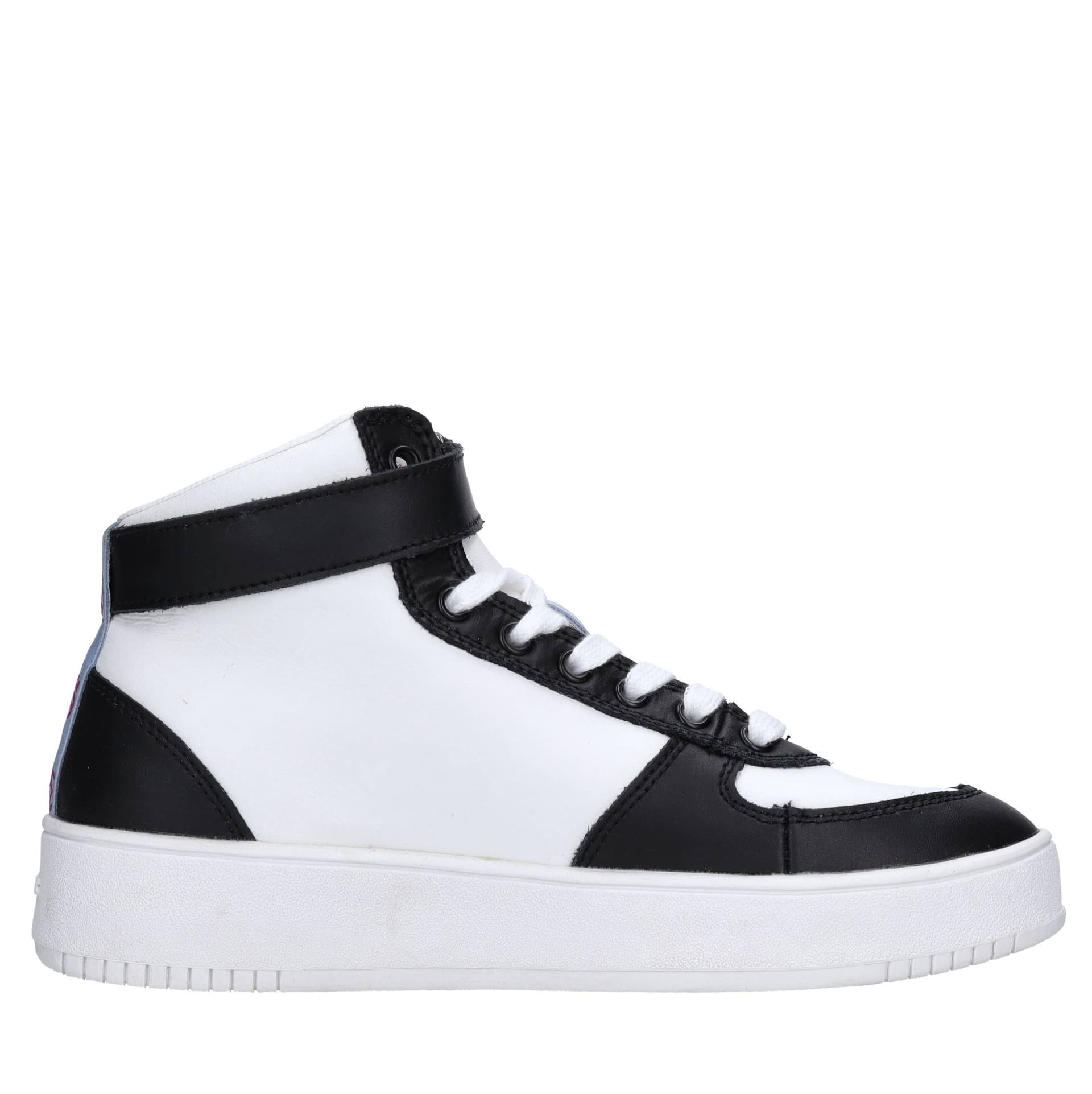 Guess Sneakers Bianco da donna in Sneaker casual Drestige - Casamassima, commercioVirtuoso.it