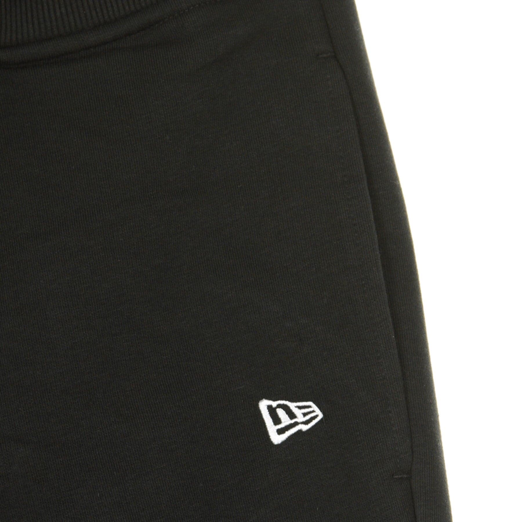 NEW ERA Pantalone Tuta Leggero Uomo Ne Essential Jogger Black/white da uomo in Pantaloni sportivi Drestige - Casamassima, commercioVirtuoso.it