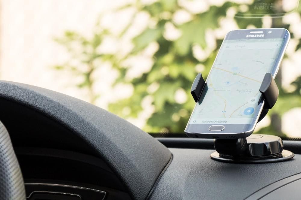 Supporto da Auto per Smartphone / Tablet con Ventosa Nero in Alloggiamenti Scontolo.net - Potenza, commercioVirtuoso.it