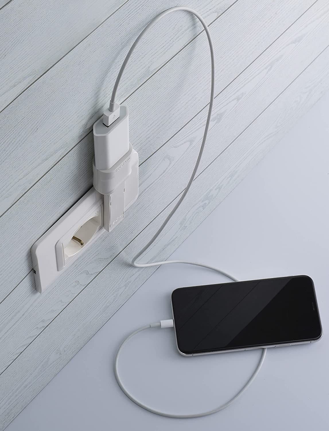 Adattatore Salvaspazio Extra Flat Spina Italiana 10A Angolata Presa Italiana 10A Nero in Adattatori da viaggio Scontolo.net - Potenza, commercioVirtuoso.it