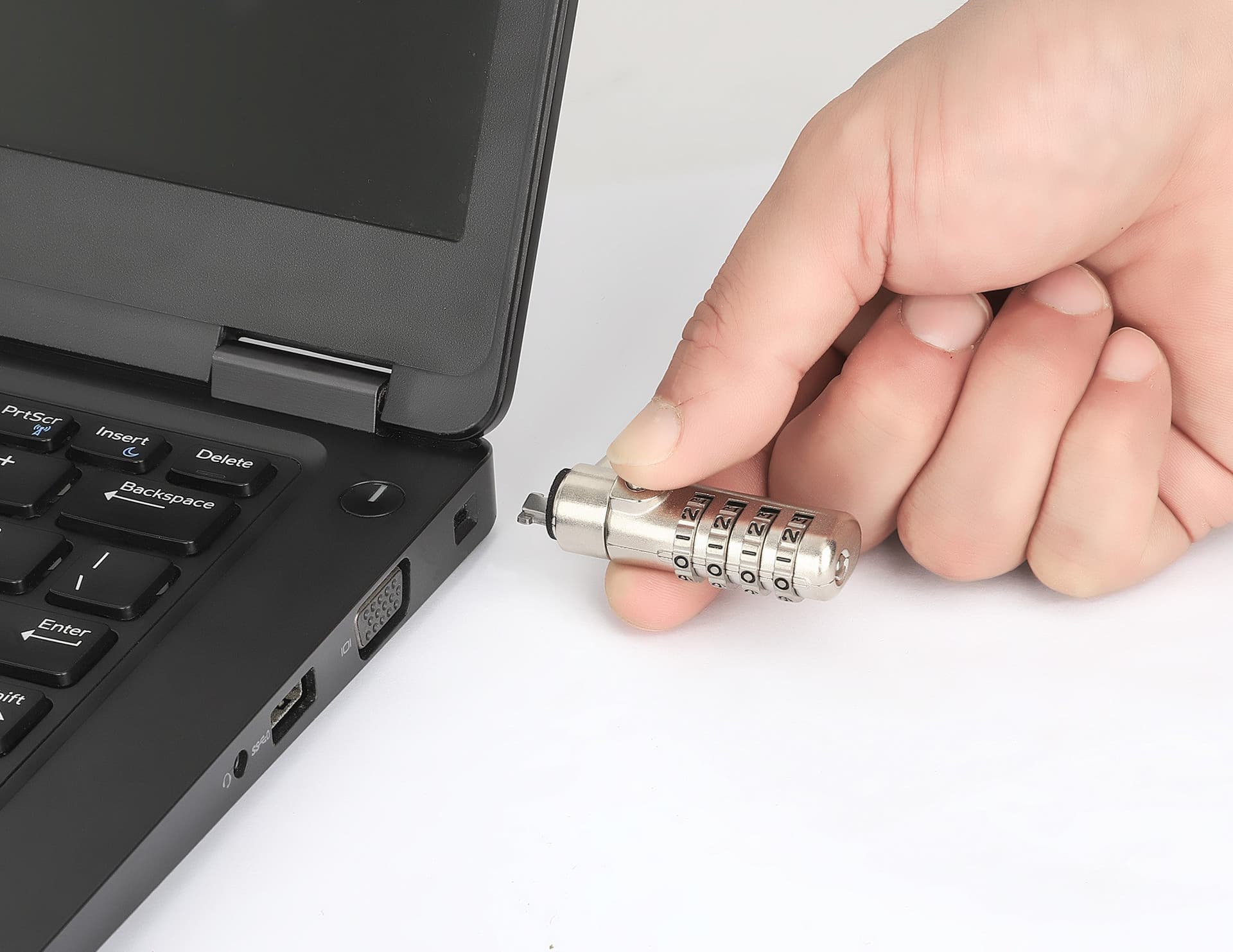Lucchetto di Sicurezza per Notebook a Combinazione per Slot Nano in Lucchetti per valigie Scontolo.net - Potenza, commercioVirtuoso.it