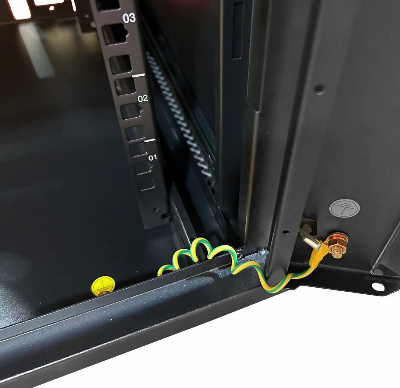 Armadio Rack 19'' a muro 9 unit&agrave sezione unica prof. 450mm Nero in  Scontolo.net - Potenza, commercioVirtuoso.it