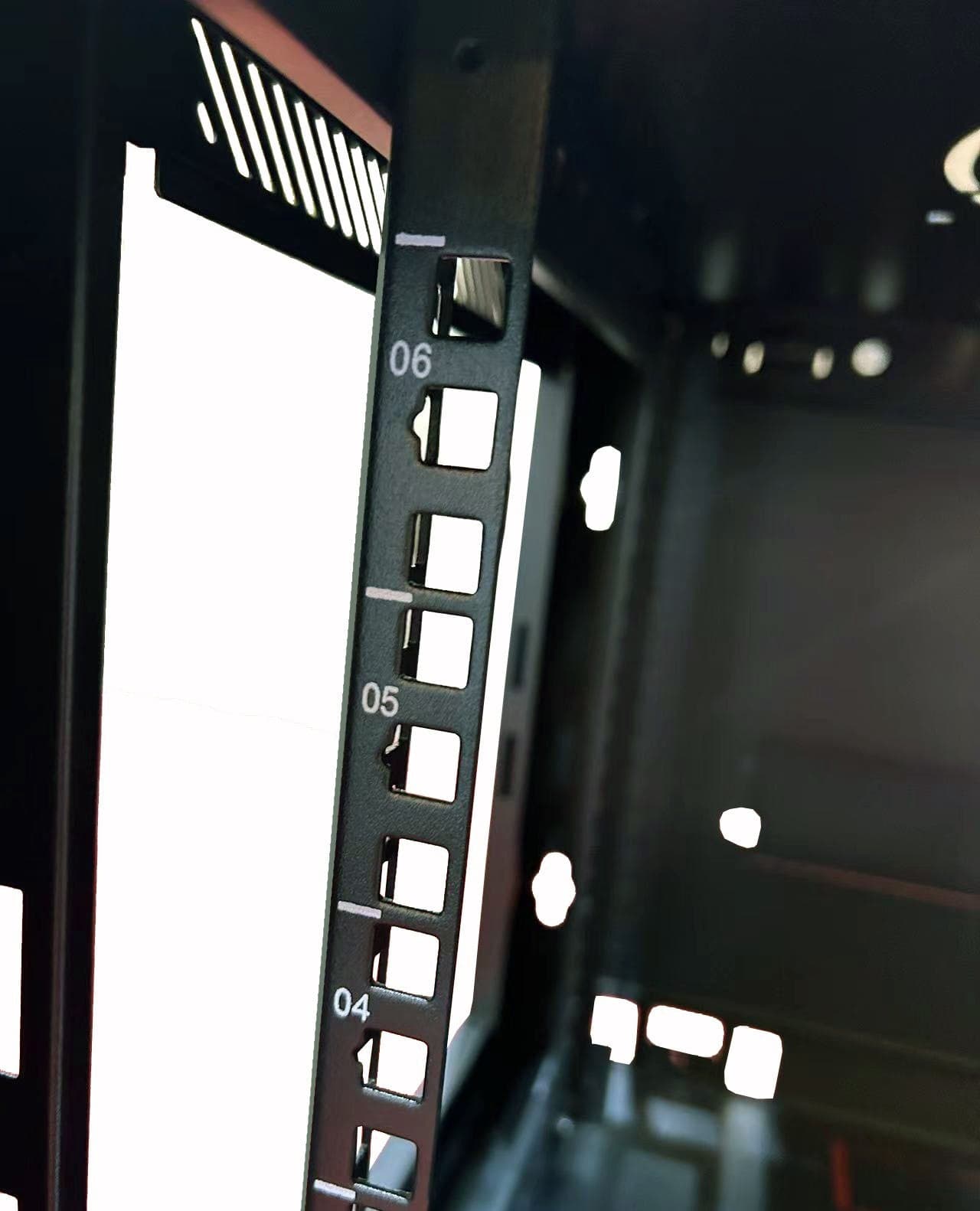 Armadio Rack 19'' a muro 20 unit&agrave sezione unica prof. 450mm Nero in  Scontolo.net - Potenza, commercioVirtuoso.it