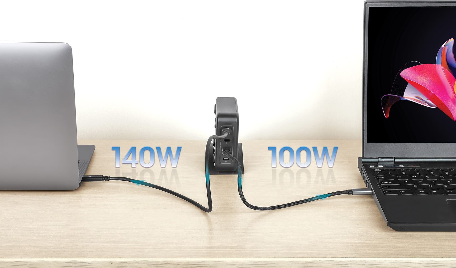 Stazione di Ricarica USB-C&trade Power Delivery 4 Porte GaN 240W / PD3.2 in Caricabatterie da muro Scontolo.net - Potenza, commercioVirtuoso.it