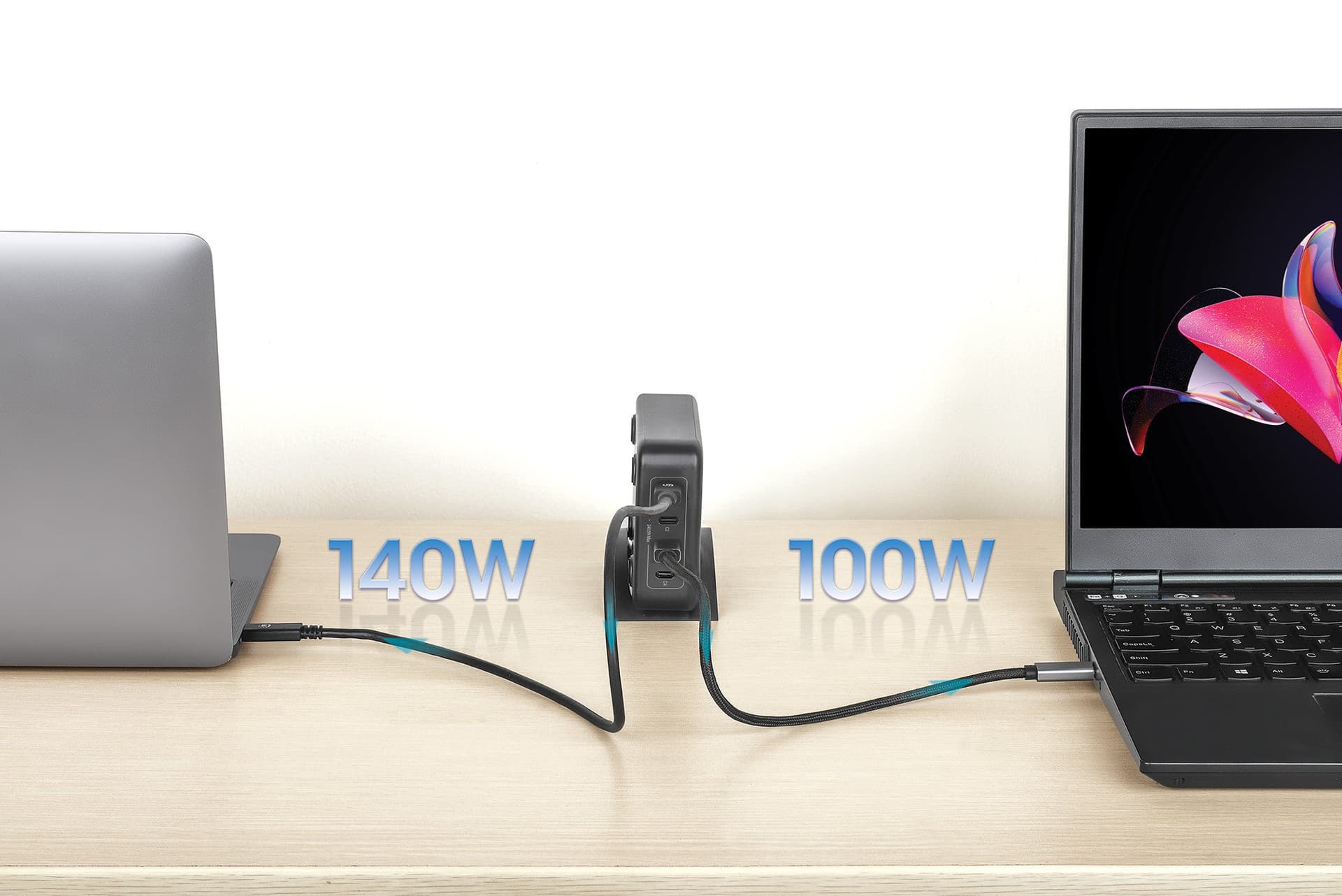 Stazione di Ricarica USB-C&trade Power Delivery 4 Porte GaN 240W / PD3.2 in Caricabatterie da muro Scontolo.net - Potenza, commercioVirtuoso.it