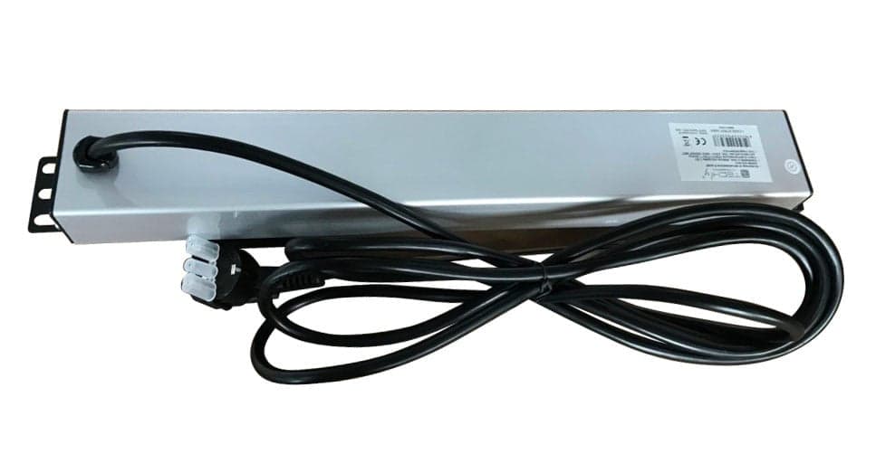 Multipresa 6 Posti da Rack 19'' con Magnetotermico Spina Schuko Angolata 1.5U in Multiprese Scontolo.net - Potenza, commercioVirtuoso.it