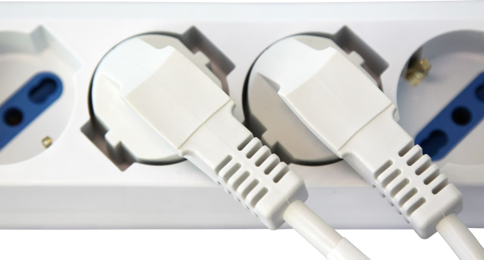 Multipresa 6 Posti Italiana Bipasso / Schuko Angolata in Multiprese Scontolo.net - Potenza, commercioVirtuoso.it