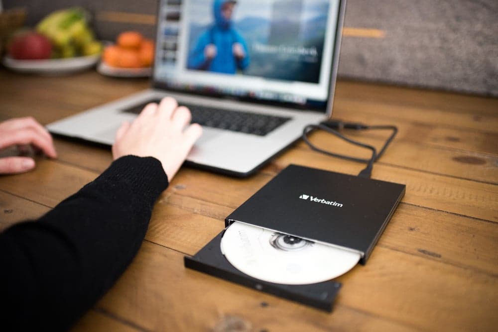 Lettore CD/DVD Esterno Slim USB 3.2 Gen1 con Porta USB-C&trade in Lettori schede di memoria esterni Scontolo.net - Potenza, commercioVirtuoso.it