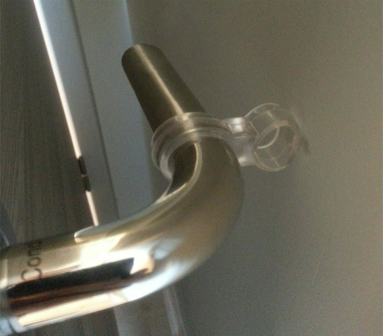 ANELLO SALVAMANIGLIA 4pz fermaporta SALVA MANIGLIA PORTA PARACOLPI FERR 108430 in prodotto EuroStore07 - Alatri, commercioVirtuoso.it