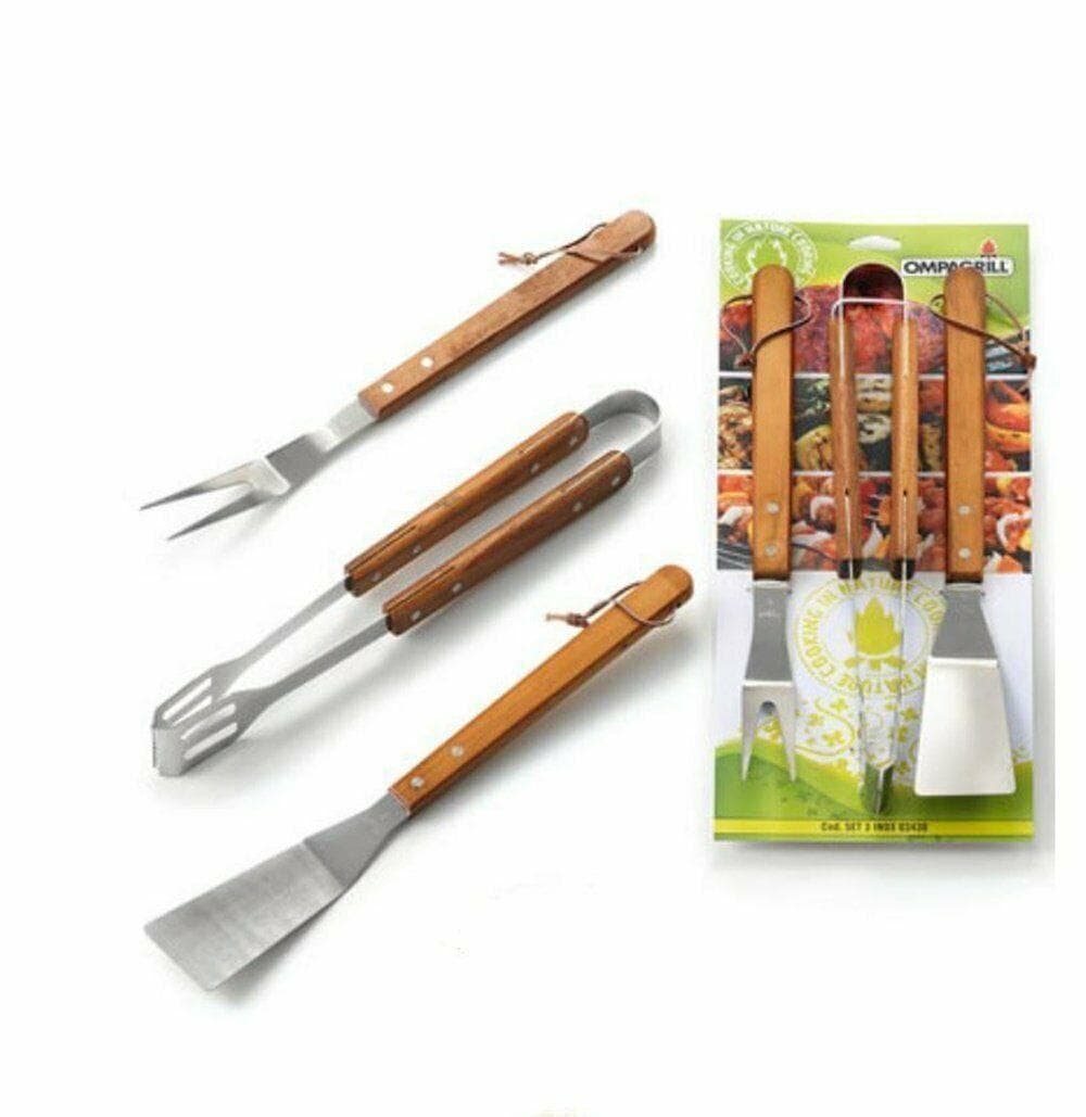 SET 3 PEZZI PINZA FORCHETTONE PALETTA IN ACCIAIO MANICO LEGNO CM 40 BARBECUE in prodotto EuroStore07 - Alatri, commercioVirtuoso.it