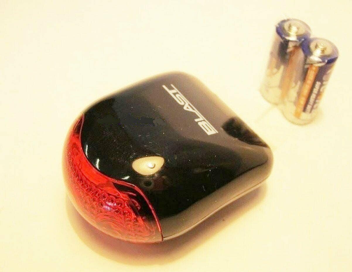 FANALINO ROSSO POSTERIORE PER BICICLETTA UNIVERSALE LUCE A BATTERIA BC 27 in prodotto EuroStore07 - Alatri, commercioVirtuoso.it
