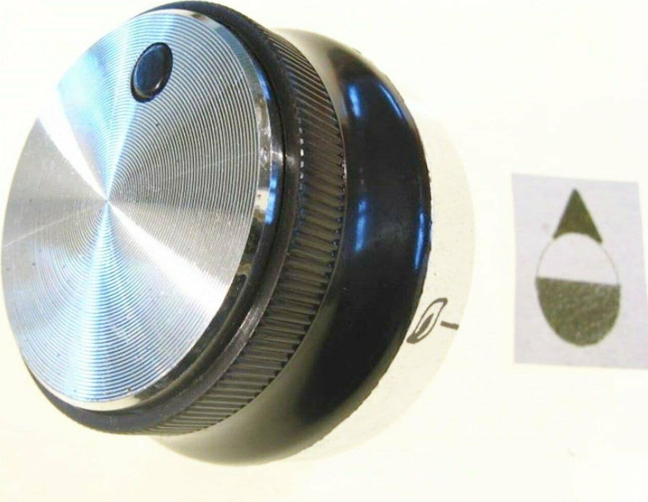 INDESIT ARISTON 1 MANOPOLA NERA INNESTO 8 MM GAMBO LUNGO MM 9 ** M 0207 in prodotto EuroStore07 - Alatri, commercioVirtuoso.it