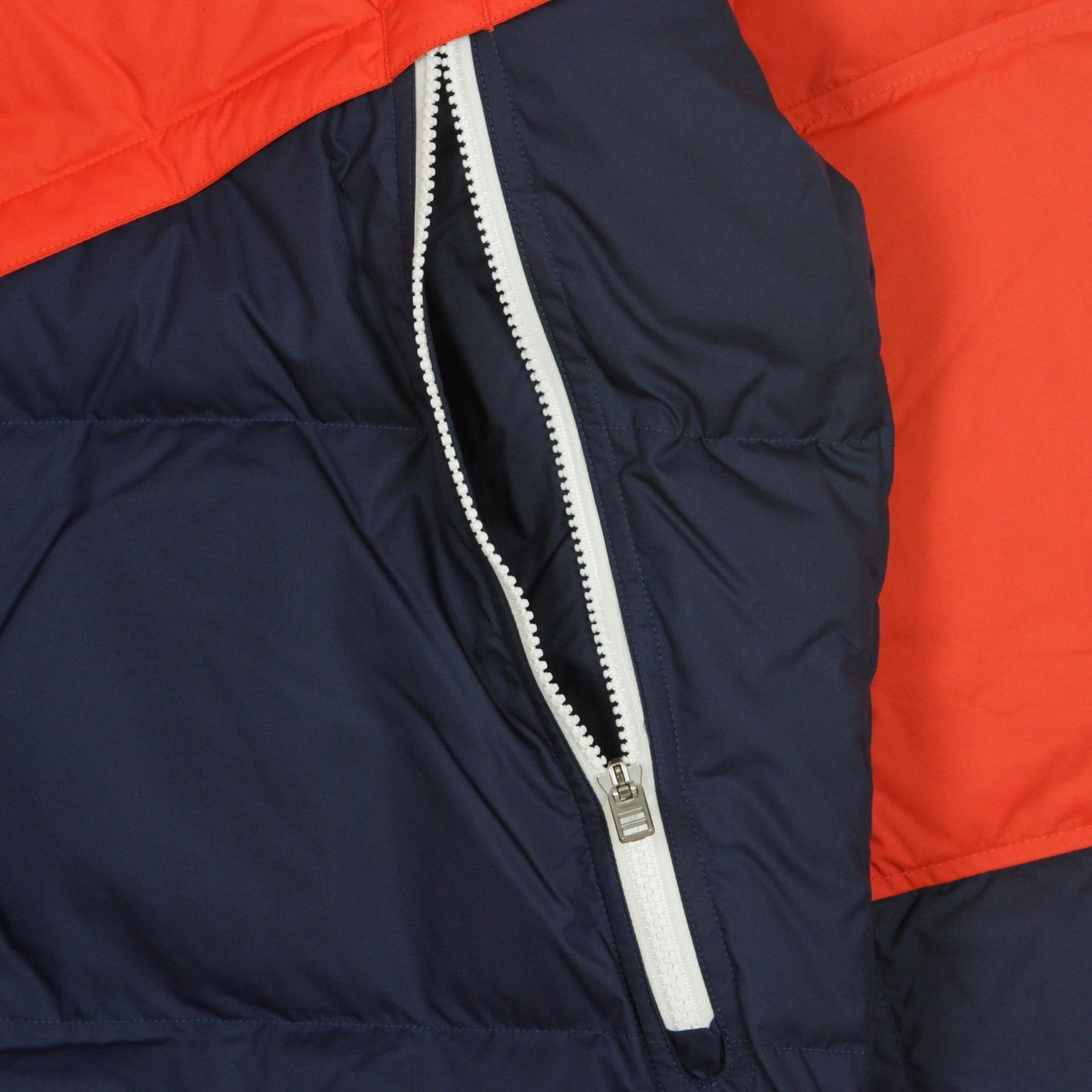Nike Piumino Uomo Sportswear Down-fill Windrunner Chile Red/midnight Navy/black da uomo in Giacche sportive e tecniche Drestige - Casamassima, commercioVirtuoso.it
