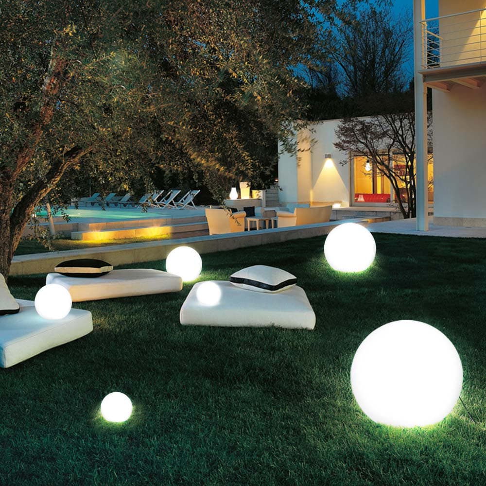 Lampada Sfera Giardino 20cm Luce Esterno Bianco attacco E27 Decorazione Esterno in Lampade da terra Danyx - Casoria, commercioVirtuoso.it