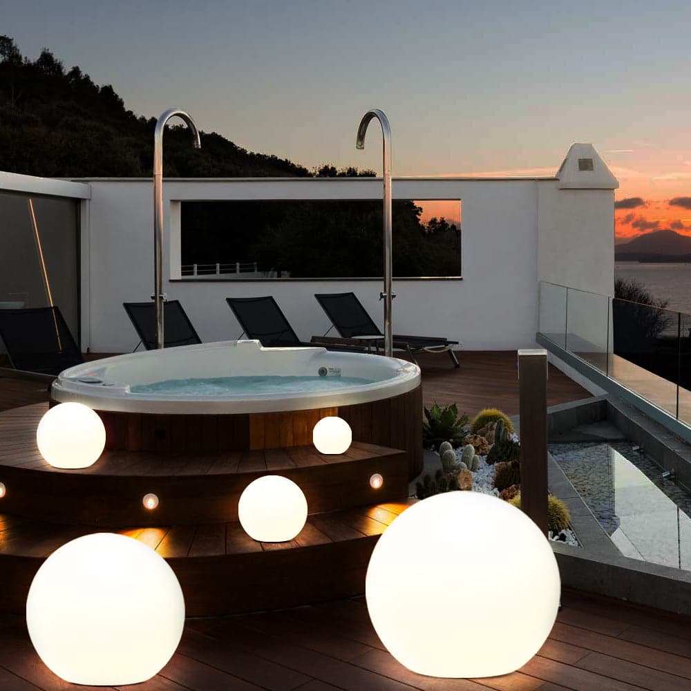 Lampada Sfera Giardino 20cm Luce Esterno Bianco attacco E27 Decorazione Esterno in Lampade da terra Danyx - Casoria, commercioVirtuoso.it