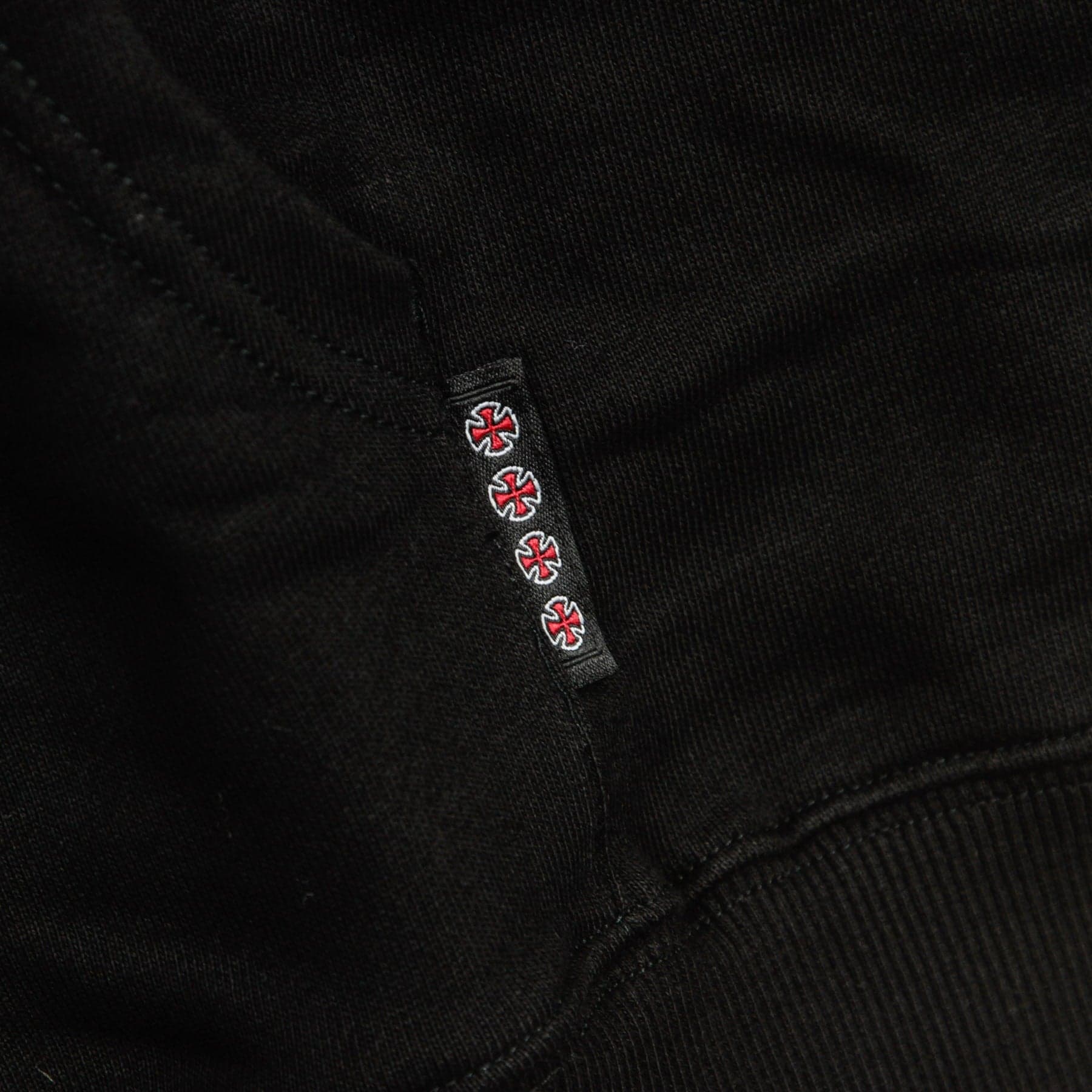 INDEPENDENT Felpa Leggera Cappuccio Uomo Array Raglan Hood Black da uomo in Felpe con cappuccio Drestige - Casamassima, commercioVirtuoso.it