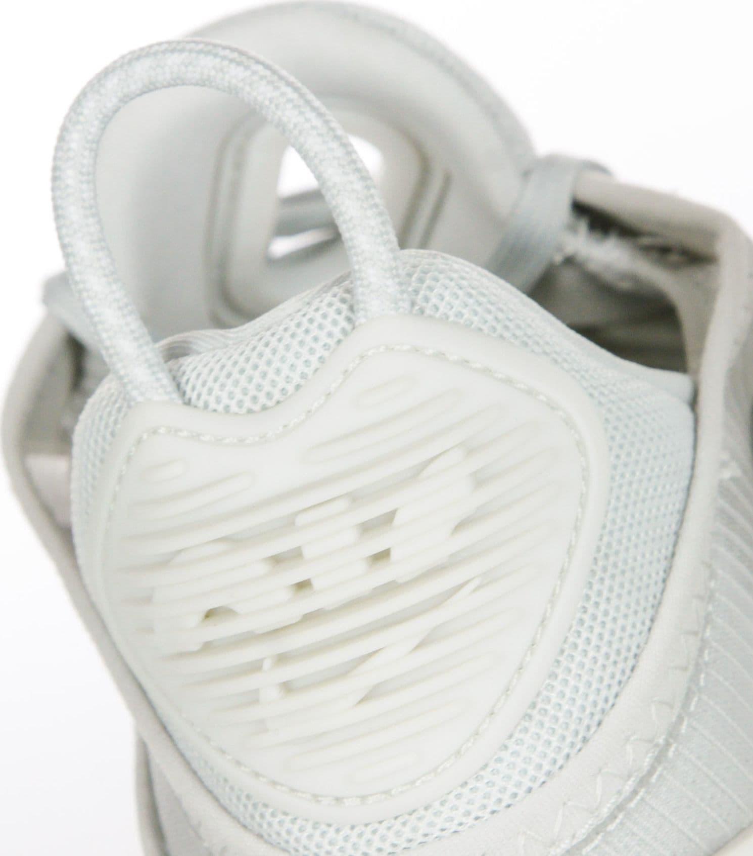 Nike Scarpa Bassa Donna W Air Max 2090 Photon Dust/white/metallic Silver da donna in Sneaker casual Drestige - Casamassima, commercioVirtuoso.it