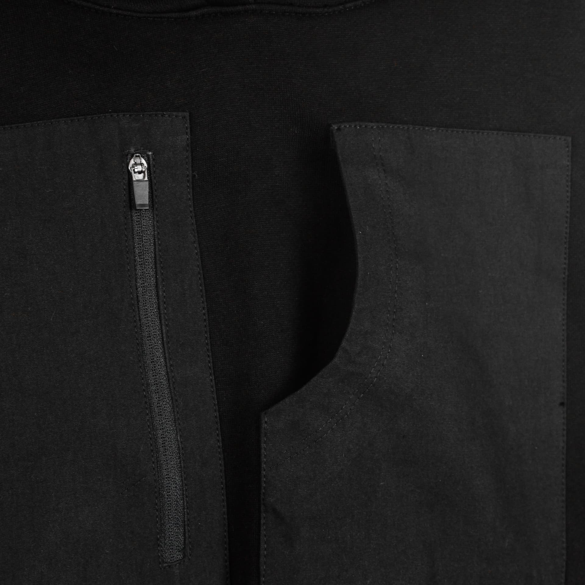 DOLLY NOIRE Felpa Cappuccio Uomo Special Pocket Hoodie Black da uomo in Felpe con cappuccio Drestige - Casamassima, commercioVirtuoso.it