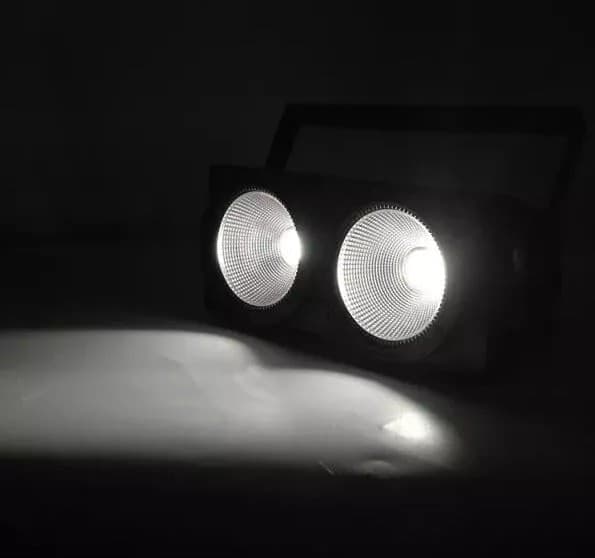 BLINDER ACCECATORE DMX COB LED 2x100W BIANCO CALDO E FREDDO 4-8 CANALI Powercon in Dispositivi per effetti luce Zencoccostore - Formia, commercioVirtuoso.it