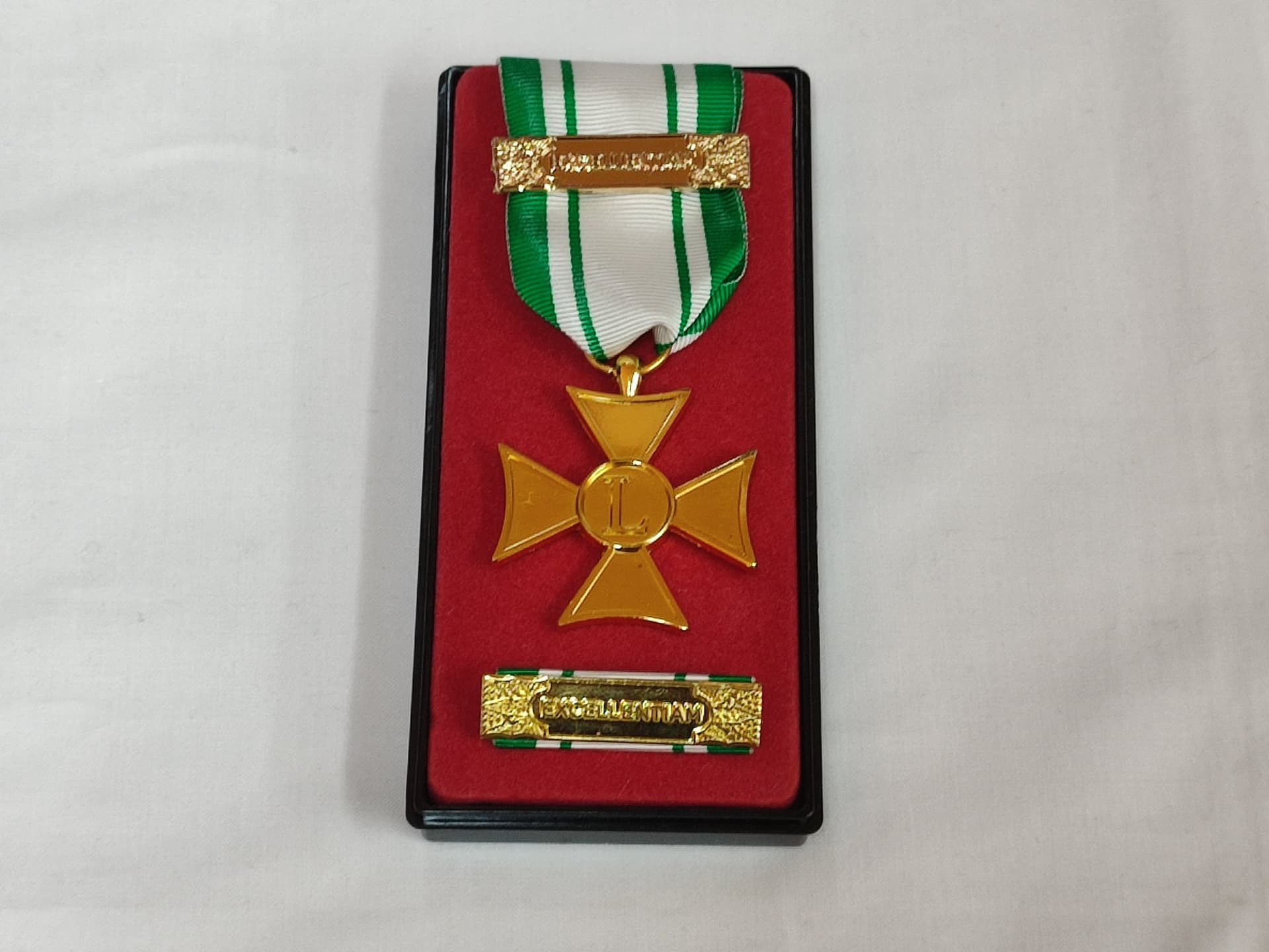 Anzianità 50 anni Croce Rossa Italiana - Nastro / nastrino / medaglia in Medaglie Il Distintivo - Pesaro, commercioVirtuoso.it