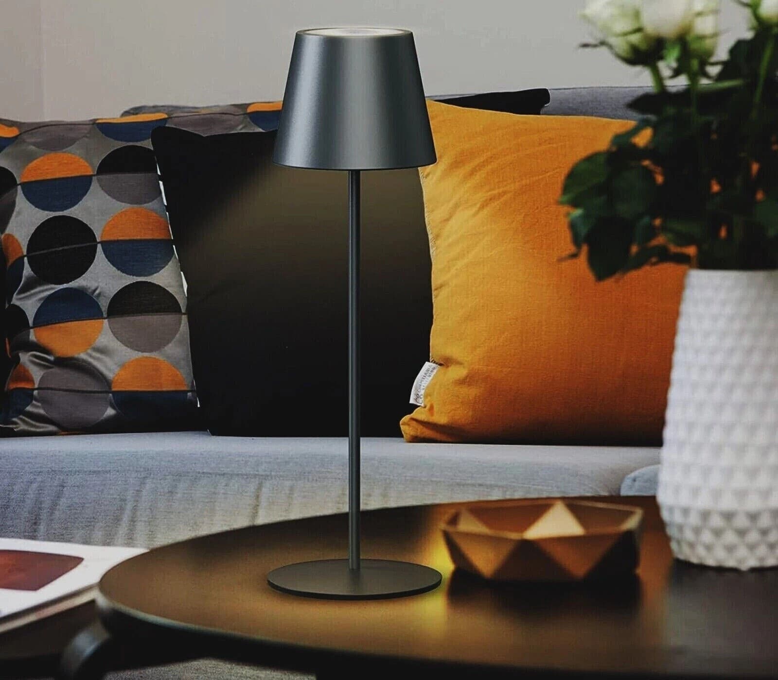 Lampada luce led da tavolo touch ricaricabile usb con 3 tonalità di colore senza fili in Lampade da tavolo e abat-jour Zencoccostore - Formia, commercioVirtuoso.it